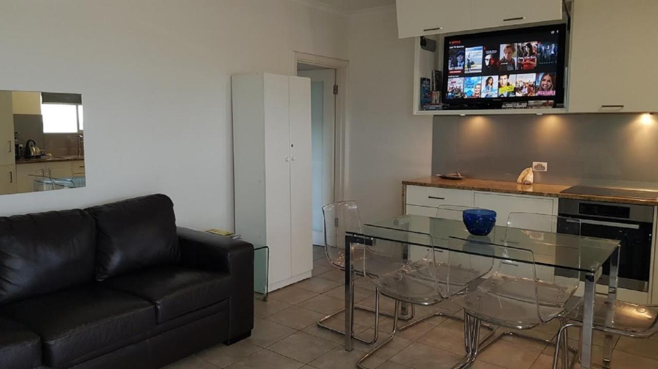 Acushla Accommodation Esplanade Living Self Check-In Self Check-Out West Beach Exterior photo